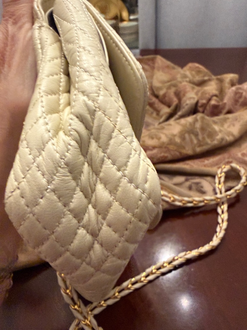Bali Classic Quilted Cream Shoulder Bag with Gold Chain - Picture 7 of 11
